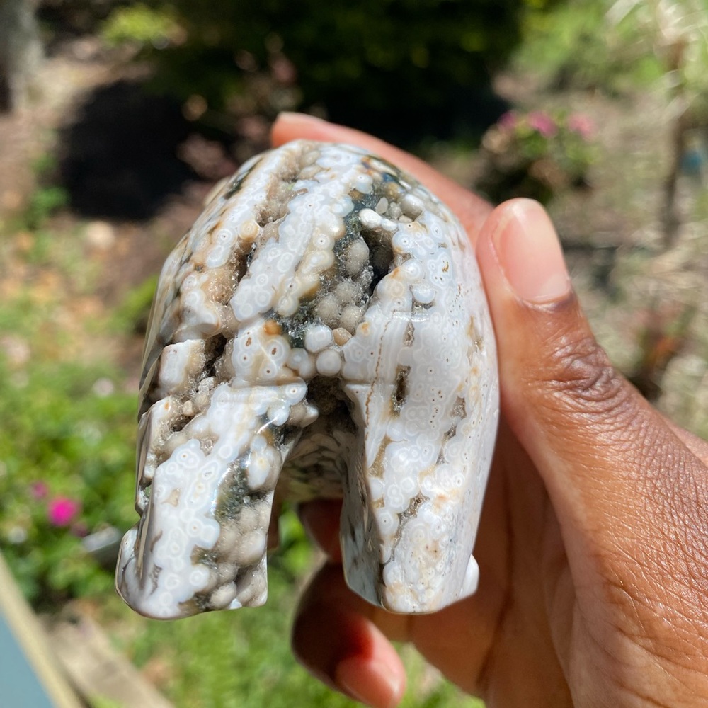 White and Green Orbicular Jasper Elephant Carving - Picture 12 of 13